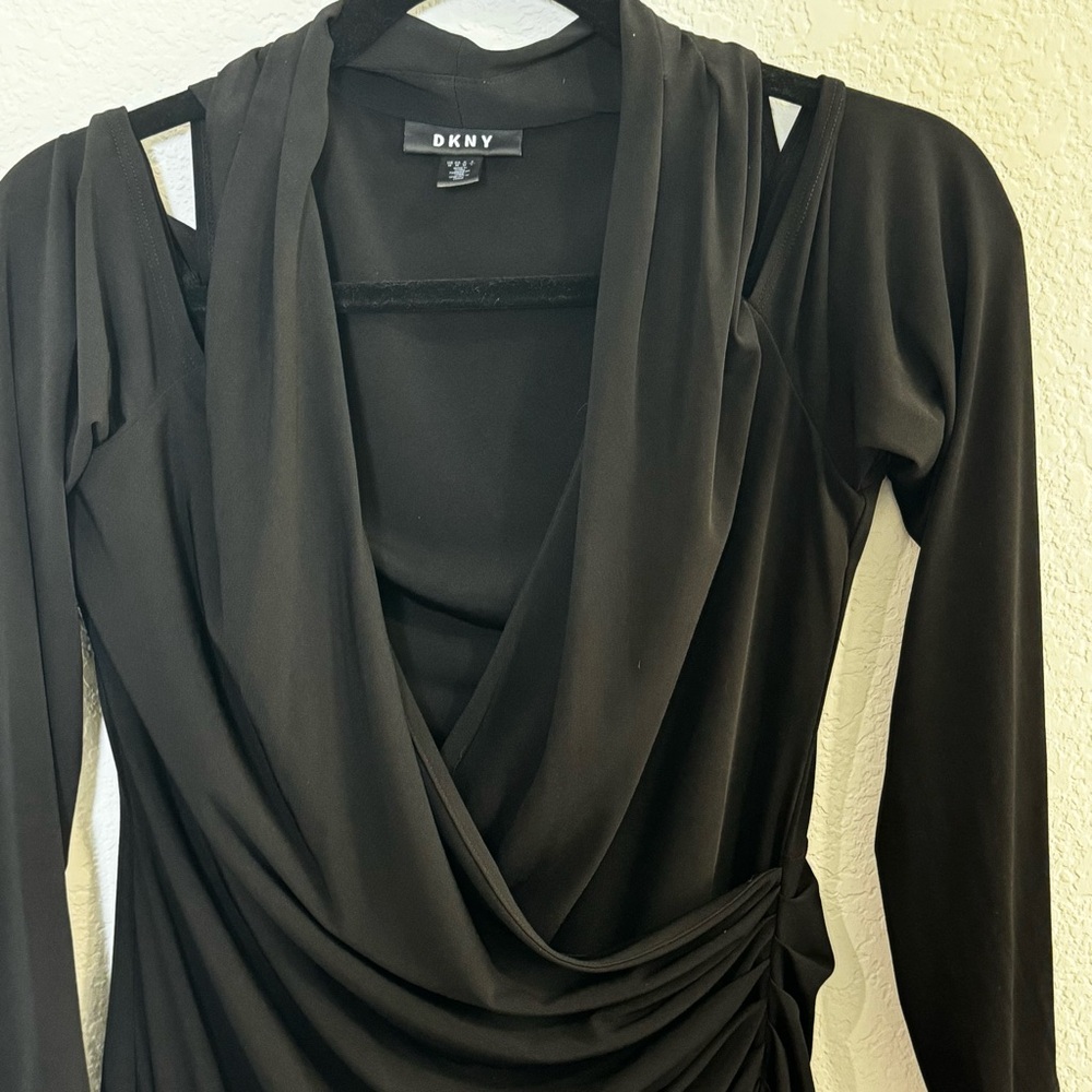 DKNY Women's Black Cold Shoulder Long Sleeve Midi Dress Size Medium, V Neck